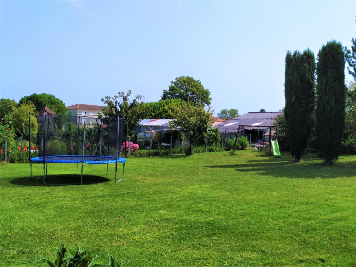 Les Gîtes du Vigneron et Cd'h Saint-Seurin-de-Palenne Extérieur photo