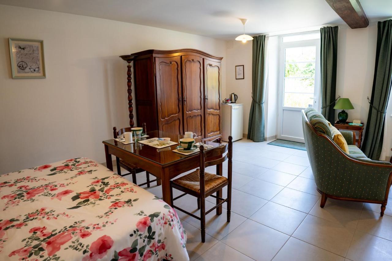 Les Gîtes du Vigneron et Cd'h Saint-Seurin-de-Palenne Extérieur photo