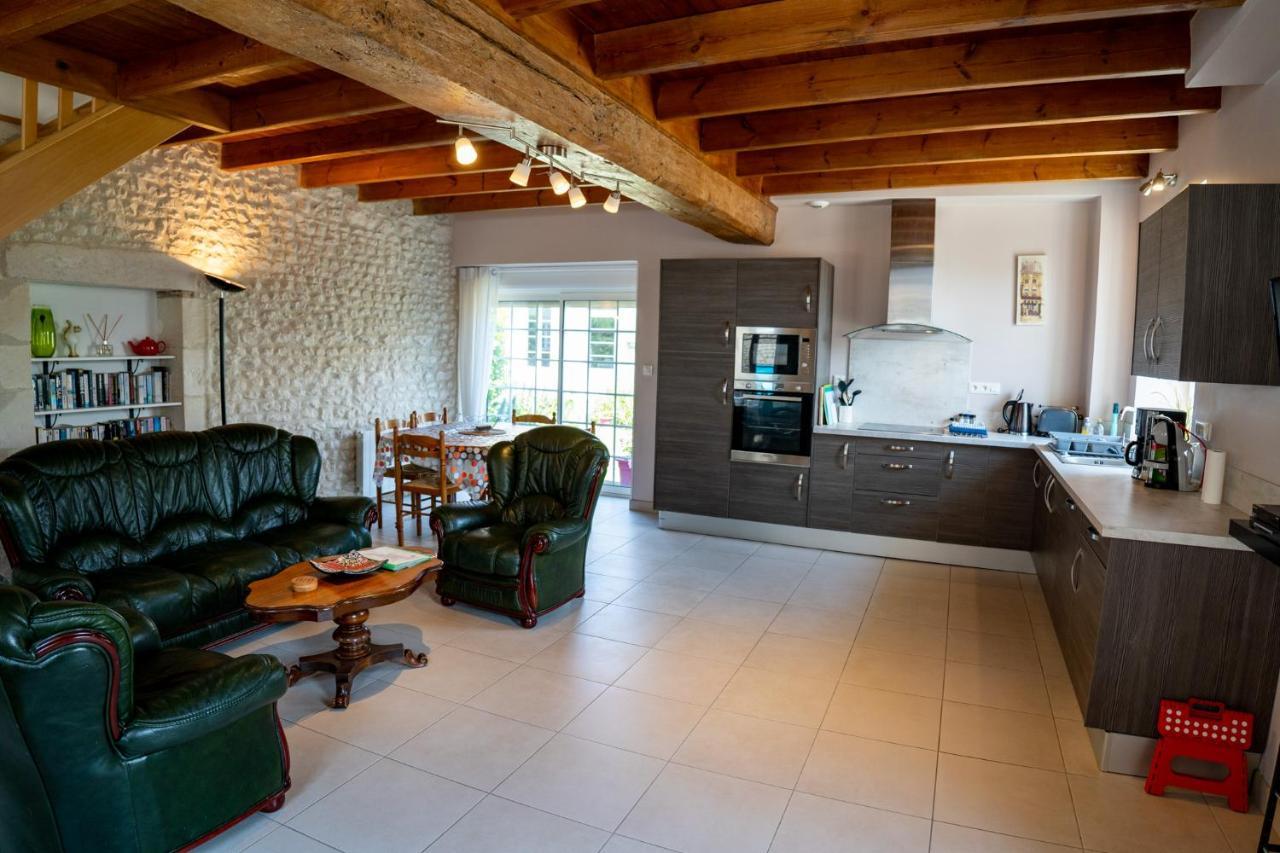 Les Gîtes du Vigneron et Cd'h Saint-Seurin-de-Palenne Extérieur photo