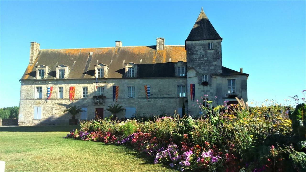 Les Gîtes du Vigneron et Cd'h Saint-Seurin-de-Palenne Extérieur photo