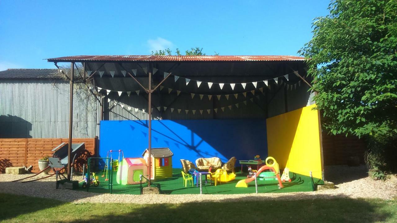 Les Gîtes du Vigneron et Cd'h Saint-Seurin-de-Palenne Extérieur photo